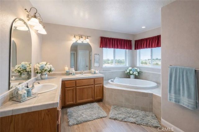 6797 Blue Rose, Oak Hills, CA 92344