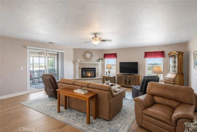 6797 Blue Rose, Oak Hills, CA 92344