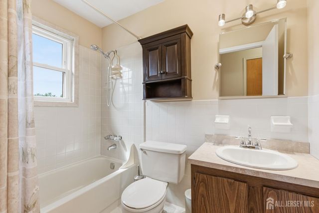 114 Beverly Hill Terrace H, Woodbridge Proper, NJ 07095