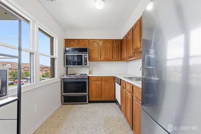 114 Beverly Hill Terrace H, Woodbridge Proper, NJ 07095