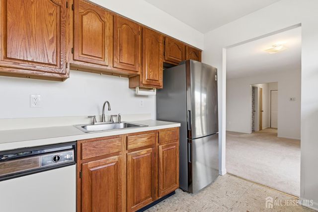 114 Beverly Hill Terrace H, Woodbridge Proper, NJ 07095