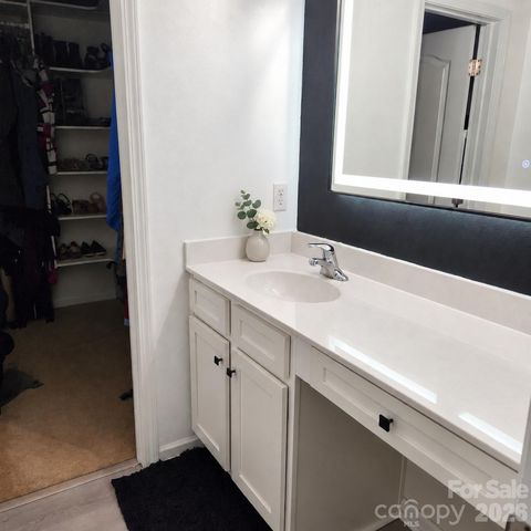 8623 Ballard Hills Court, Charlotte, NC 28215