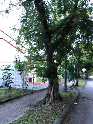 76 NE 48th St, Miami, FL 33137