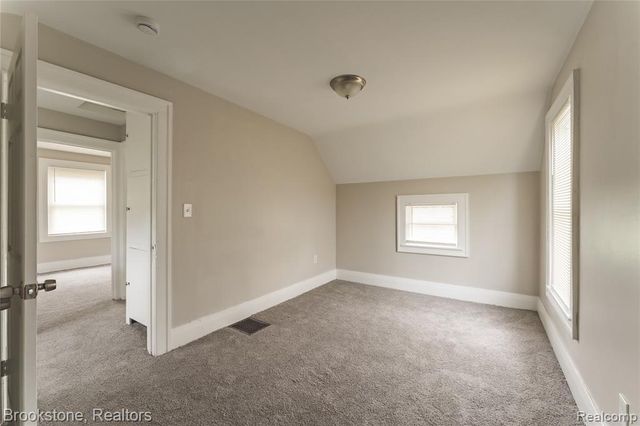 212 Sanderson Avenue, Pontiac, MI 48341