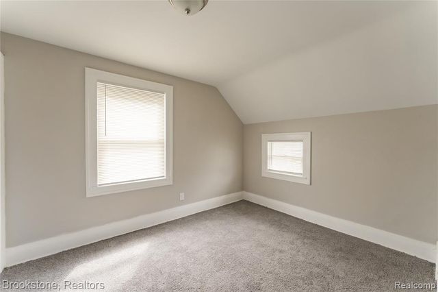 212 Sanderson Avenue, Pontiac, MI 48341