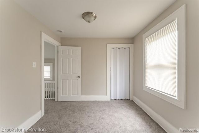 212 Sanderson Avenue, Pontiac, MI 48341