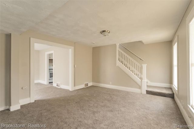 212 Sanderson Avenue, Pontiac, MI 48341