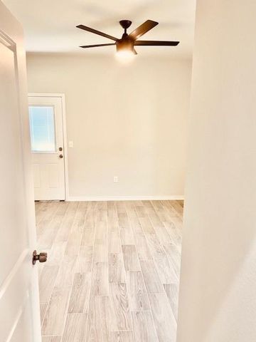 11907 Nelwood Street, Willis, TX 77318