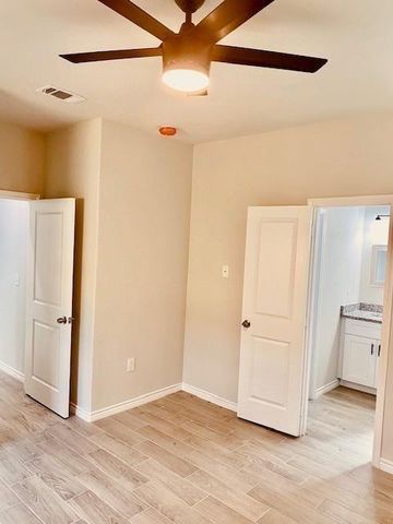 11907 Nelwood Street, Willis, TX 77318