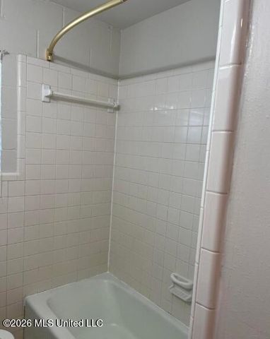 141 Pine Grove Avenue, B, Biloxi, MS 39531