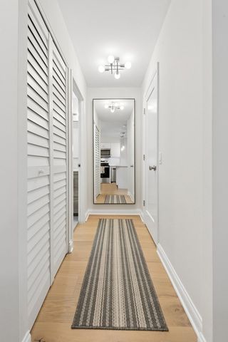 1560 N Sandburg Terrace 2109J, Chicago, IL 60610
