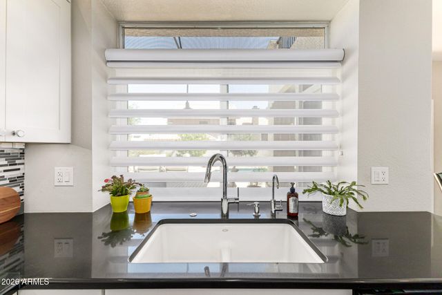 1605 E SALTSAGE Drive, Phoenix, AZ 85048