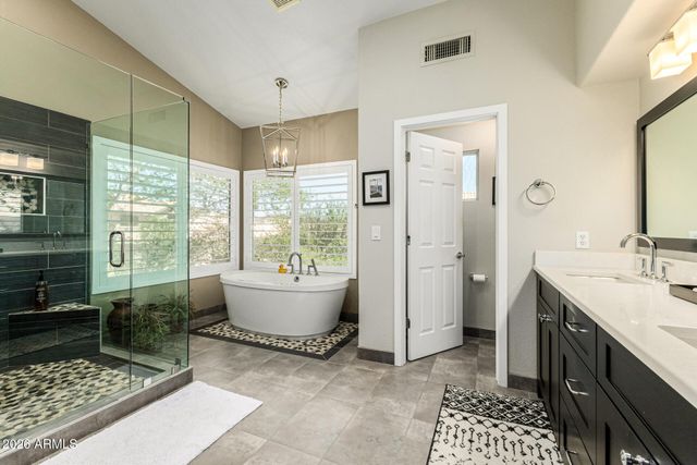 1605 E SALTSAGE Drive, Phoenix, AZ 85048