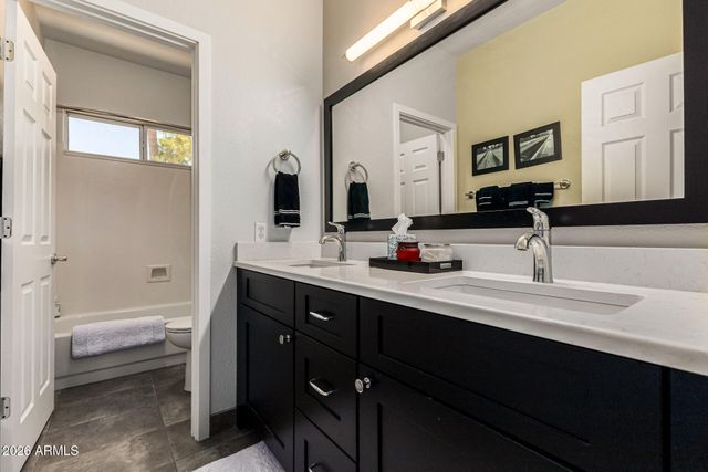 1605 E SALTSAGE Drive, Phoenix, AZ 85048