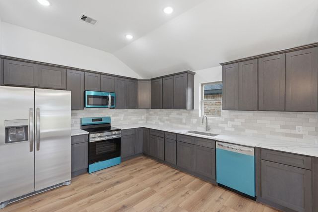13146 Lake Conroe Bay Road, Willis, TX 77318