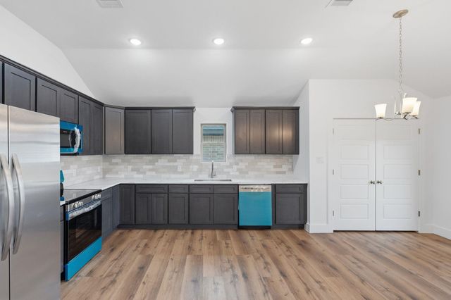 13146 Lake Conroe Bay Road, Willis, TX 77318