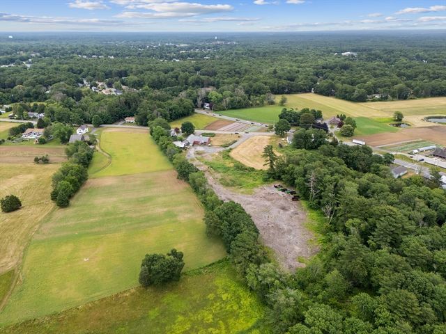 8 North St, Bridgewater, MA 02324