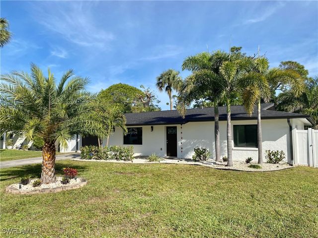 81 Cardinal DR, North Fort Myers, FL 33917