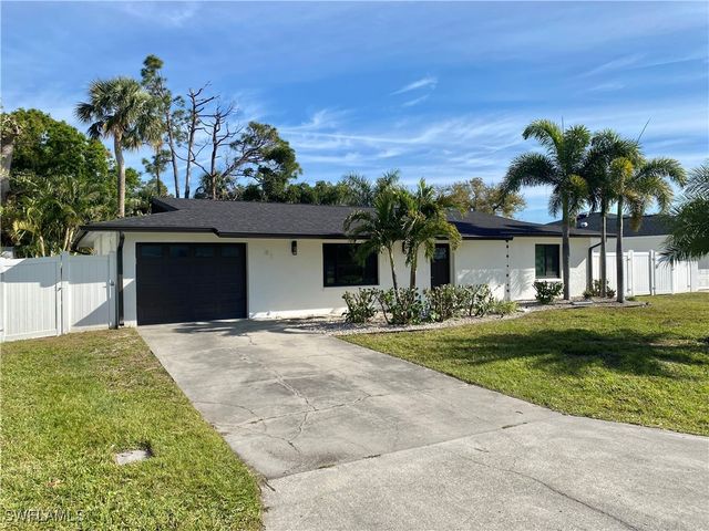 81 Cardinal DR, North Fort Myers, FL 33917