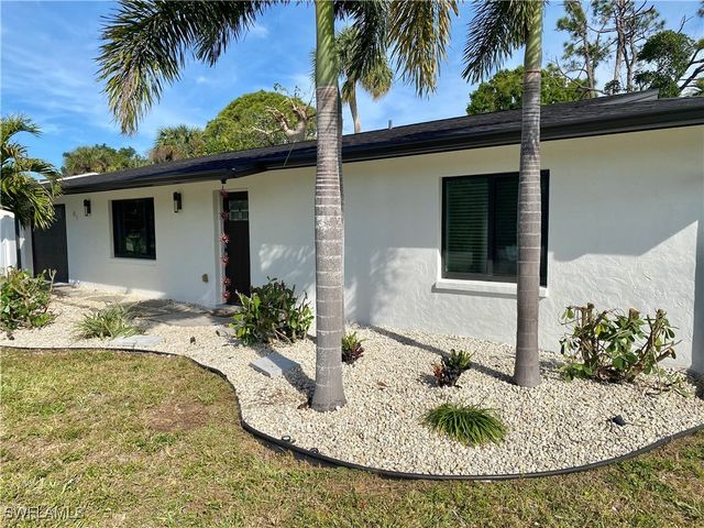 81 Cardinal DR, North Fort Myers, FL 33917