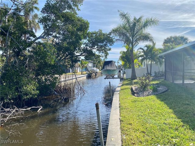 81 Cardinal DR, North Fort Myers, FL 33917