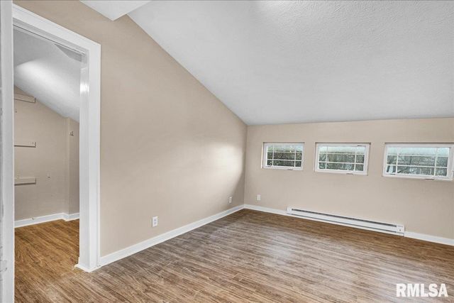 1014 N SUMMIT Boulevard, Peoria, IL 61606