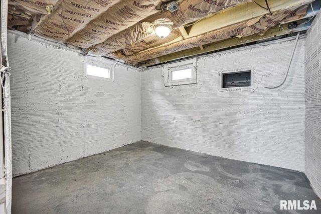 1014 N SUMMIT Boulevard, Peoria, IL 61606