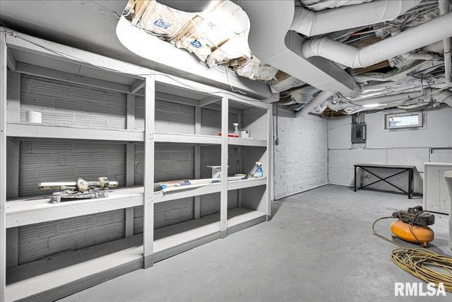 1014 N SUMMIT Boulevard, Peoria, IL 61606