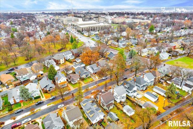 1014 N SUMMIT Boulevard, Peoria, IL 61606