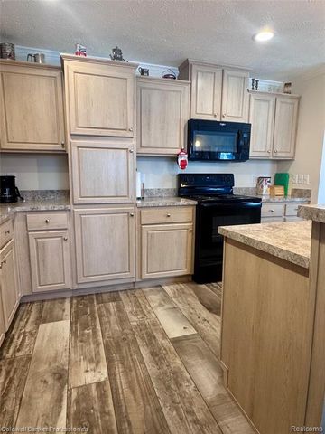 255 Bonita Court, Lapeer, MI 48446