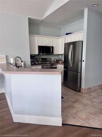 255 Bonita Court, Lapeer, MI 48446
