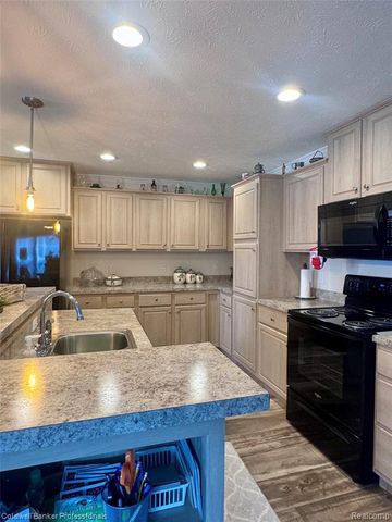 255 Bonita Court, Lapeer, MI 48446