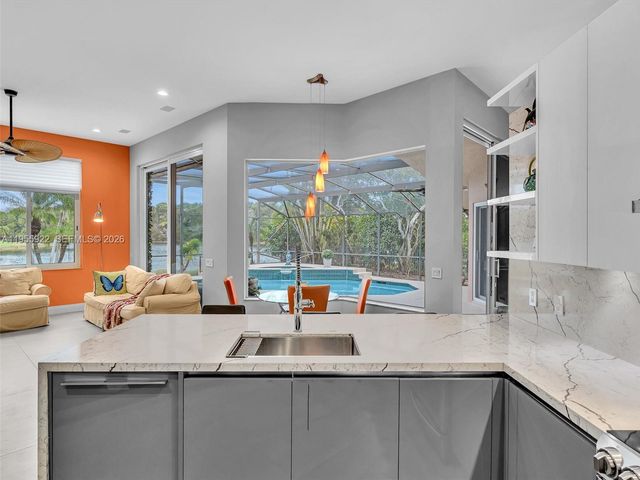 534 Stonemont Dr, Weston, FL 33326