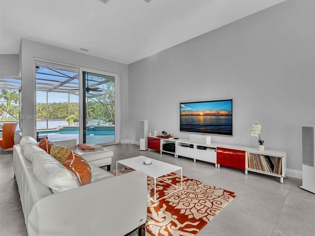 534 Stonemont Dr, Weston, FL 33326