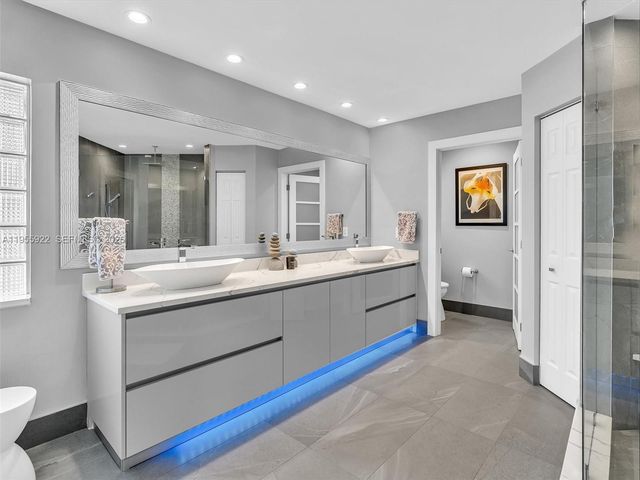 534 Stonemont Dr, Weston, FL 33326