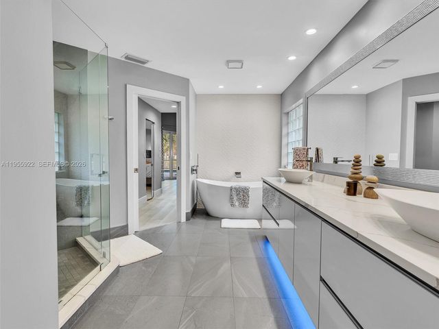 534 Stonemont Dr, Weston, FL 33326