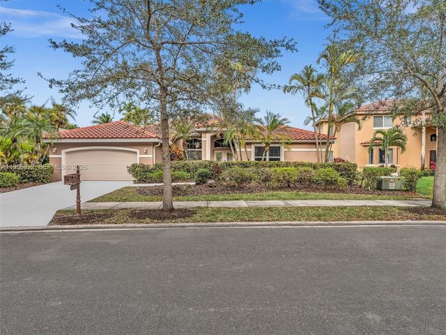 534 Stonemont Dr, Weston, FL 33326