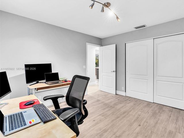 534 Stonemont Dr, Weston, FL 33326