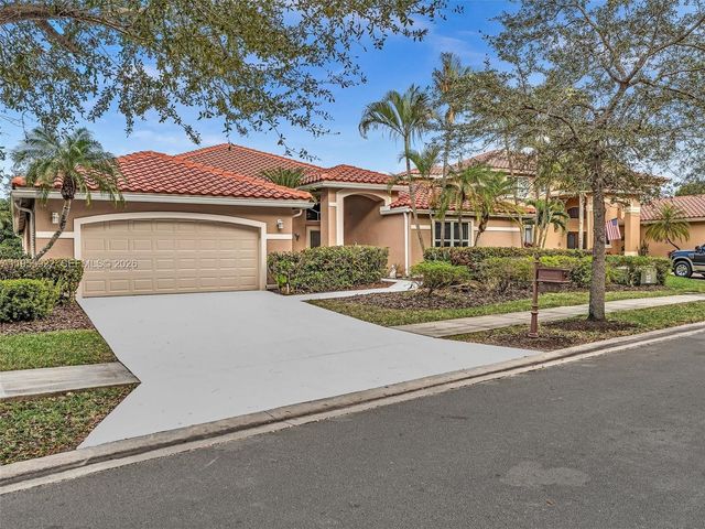 534 Stonemont Dr, Weston, FL 33326