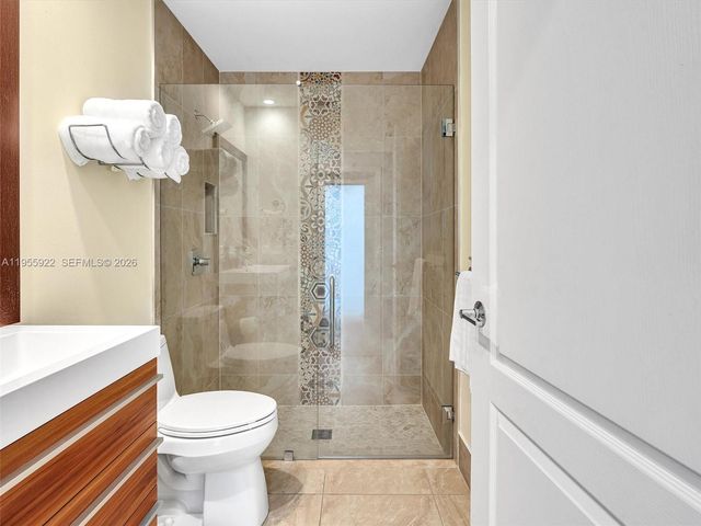 534 Stonemont Dr, Weston, FL 33326