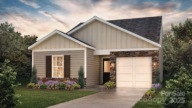 639 13th Avenue Drive NE, Hickory, NC 28601