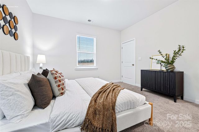 639 13th Avenue Drive NE, Hickory, NC 28601