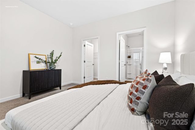 639 13th Avenue Drive NE, Hickory, NC 28601