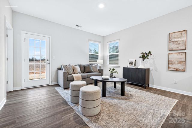 639 13th Avenue Drive NE, Hickory, NC 28601