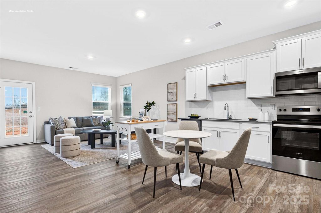 639 13th Avenue Drive NE, Hickory, NC 28601