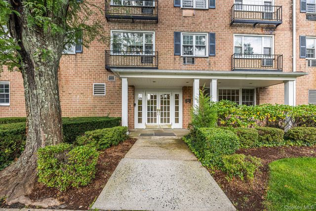 1 Consulate Drive 2H, Tuckahoe, NY 10707