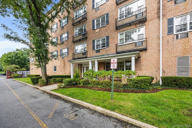1 Consulate Drive 2H, Tuckahoe, NY 10707