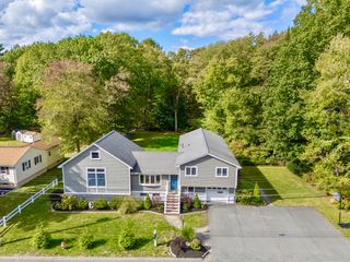 11 Crowley Rd, Burlington, MA 01803