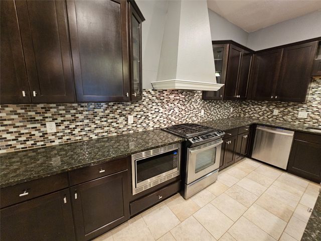 8627 Calvin Road, Irving, TX 75063