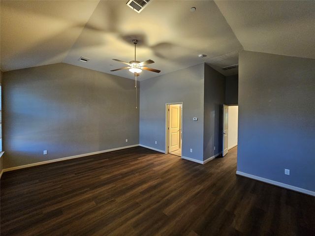 8627 Calvin Road, Irving, TX 75063